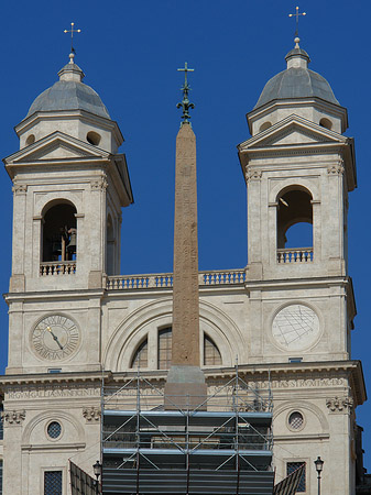 Foto S. Trinita dei Monti mit Obelisk