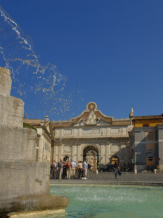 Fotos Porta del Popolo mit Löwenbrunnen