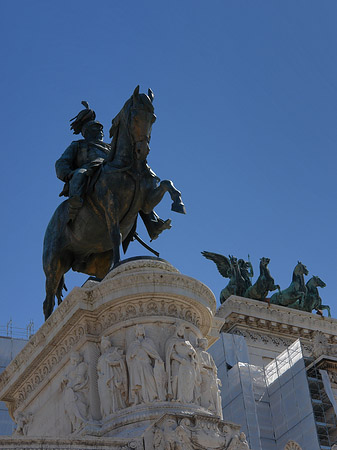Bronzestatue von Victor Emmanuel Foto 