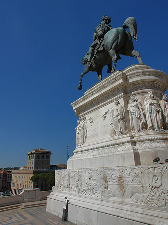 Bronzestatue von Victor Emmanuel