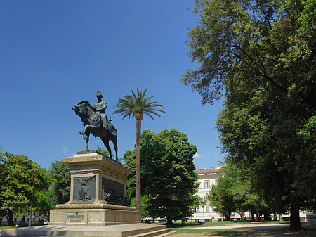 Statue von Carlo Alberto Foto 