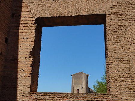 Fenster im Domus Augustana Fotos