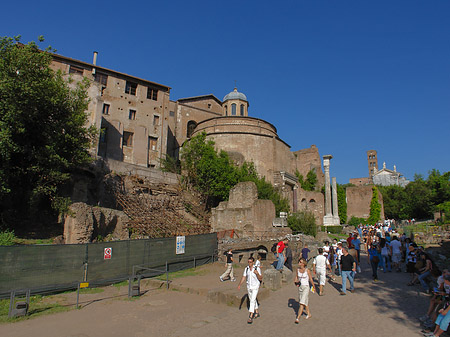 Weg am Tempel Fotos