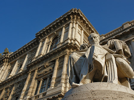 Fotos Statue von Modestino