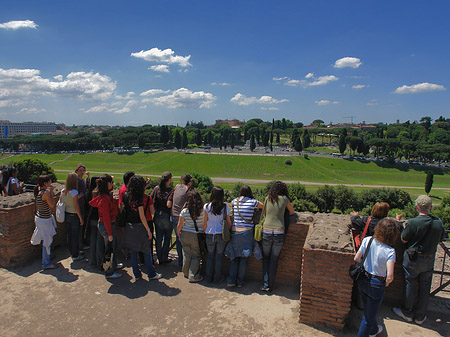 Foto Menschen vor dem Circus Maximus - Rom