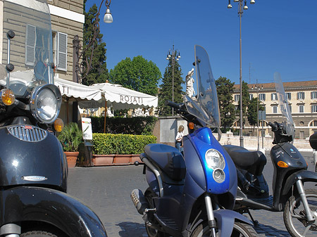 Foto Mofas an der Piazza del Popolo - Rom