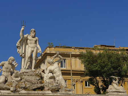 Fotos Neptun an der Piazza
