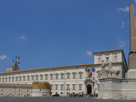 Quirinalspalast mit Obelisk