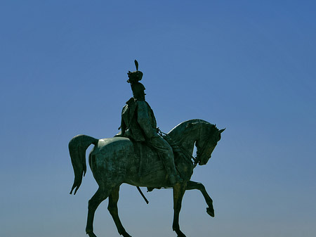 Bronzestatue von Victor Emmanuel