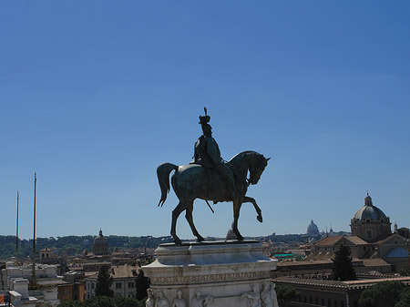 Bronzestatue von Victor Emmanuel Foto 
